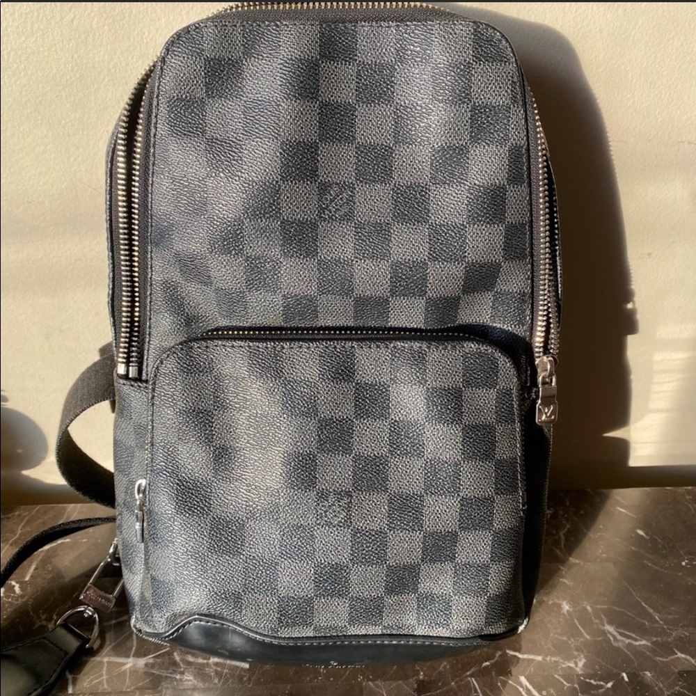 GENTLY USED LOUIS VUITTON SLING BAG